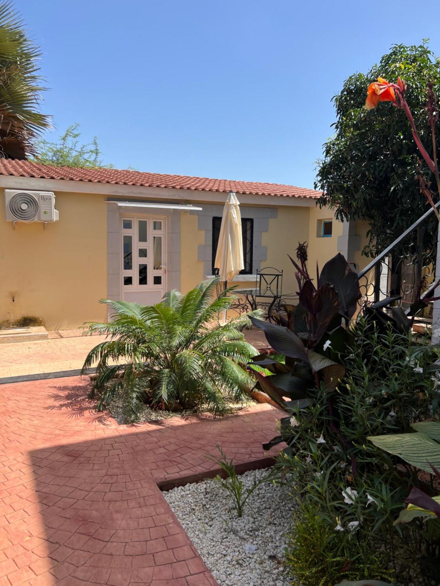 Chez Lilie Maison D'Hotes A Saly Экстерьер фото