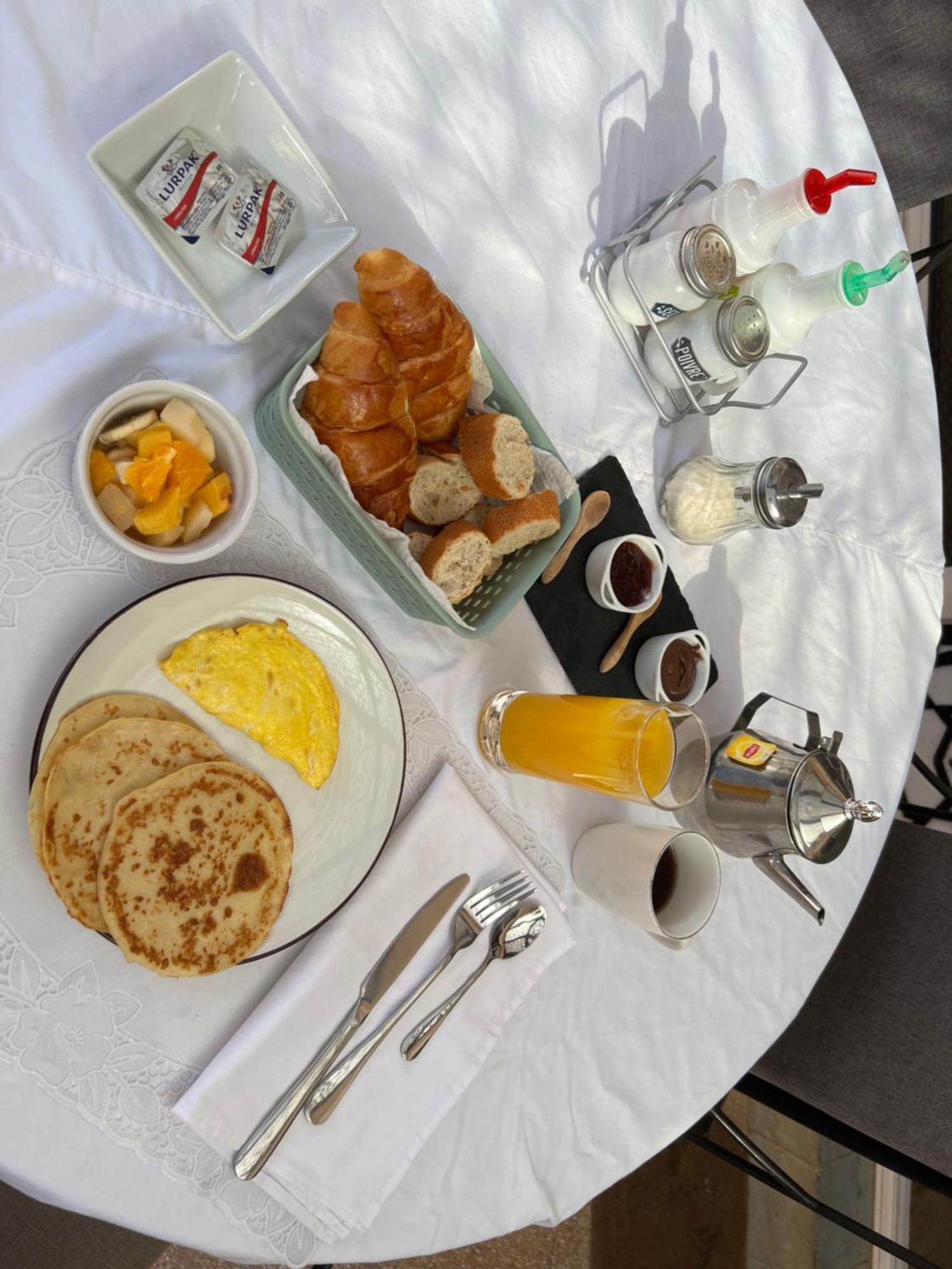Chez Lilie Maison D'Hotes A Saly Экстерьер фото